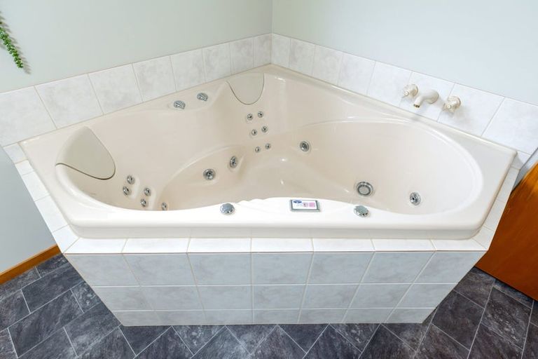 Photo of property in 16/14 Moana View Road, Waikawa, Picton, 7220