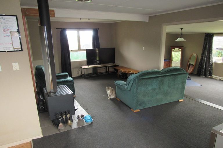 Photo of property in 74 Reid Avenue, Hawera, 4610