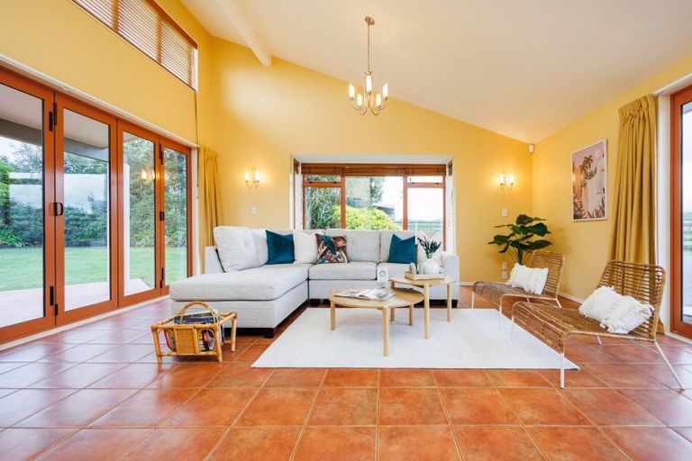 Photo of property in 25 Schnell Drive, Kelvin Grove, Palmerston North, 4414