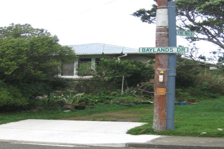 Photo of property in 40 Baylands Drive, Newlands, Wellington, 6037