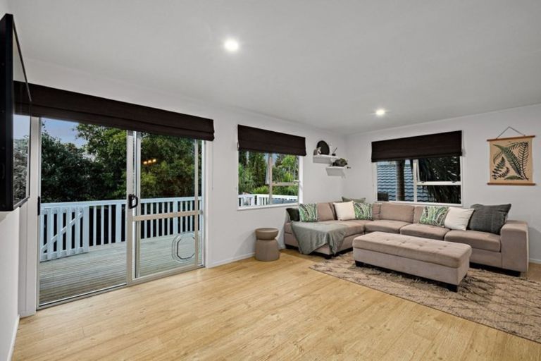 Photo of property in 29 Lilburn Crescent, Massey, Auckland, 0614