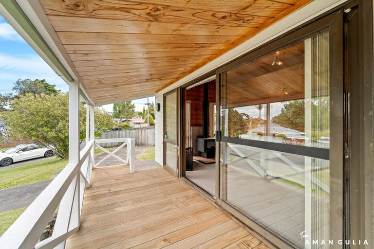 Photo of property in 26 Cron Avenue, Te Atatu South, Auckland, 0610