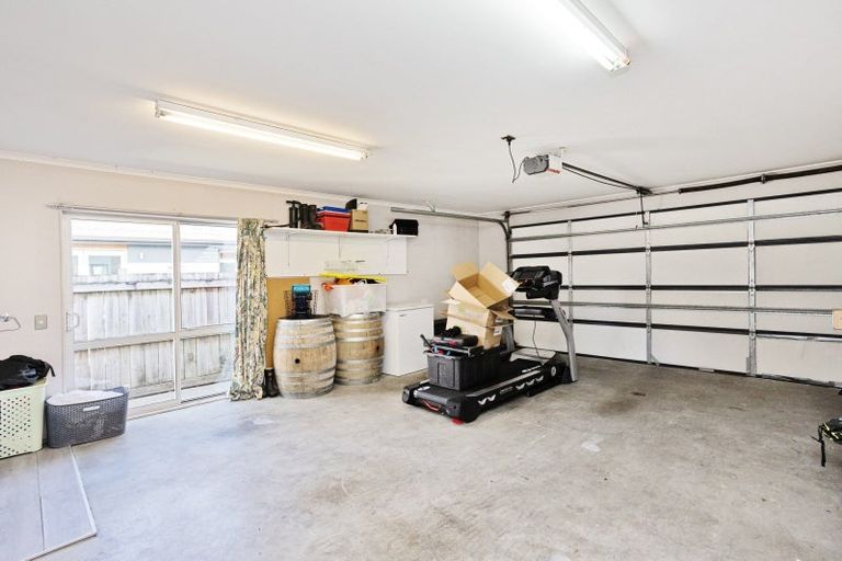 Photo of property in 16 Hoffman Court, Waikiwi, Invercargill, 9810