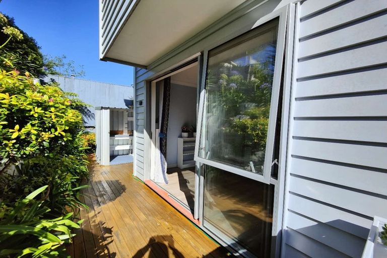 Photo of property in 11 Agnew Place, Albany, Auckland, 0632