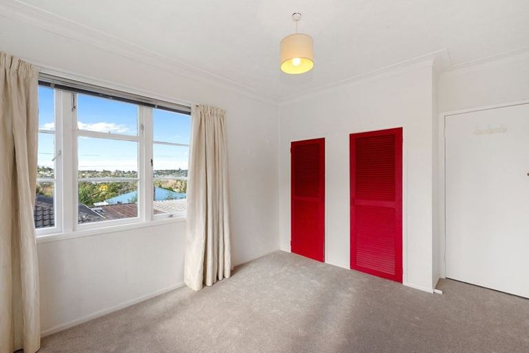 Photo of property in 60 Glengarry Road, Glen Eden, Auckland, 0602