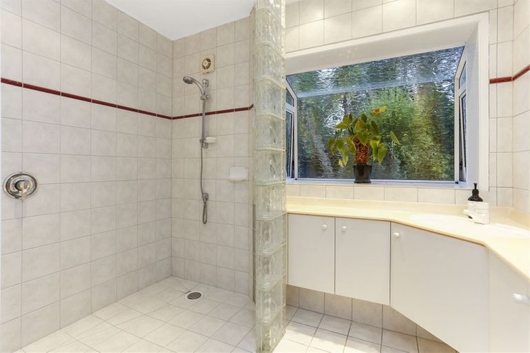 Photo of property in 42 Eban Avenue, Hillcrest, Auckland, 0627