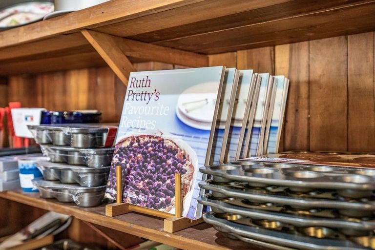 Photo of property in 43 School Road, Te Horo, Otaki, 5582