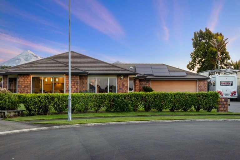Photo of property in 8 Margaret Alice Close, Whalers Gate, New Plymouth, 4310