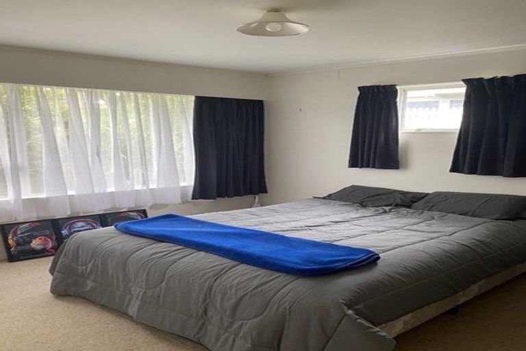 Photo of property in 110 Taylor Terrace, Tawa, Wellington, 5028
