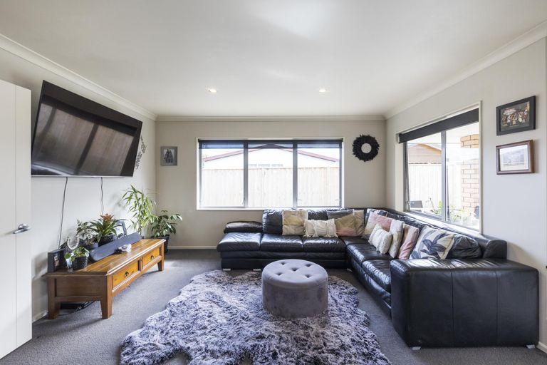 Photo of property in 9 Dryden Court, Kelvin Grove, Palmerston North, 4414