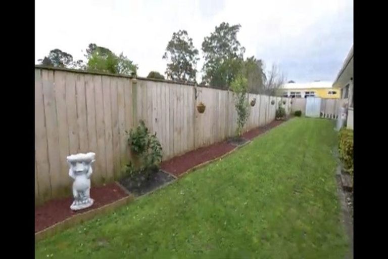 Photo of property in 80a Millbrook Road, Henderson, Auckland, 0612
