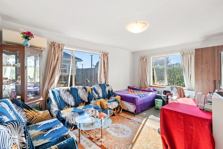 Photo of property in 11 Christian Street, Bryndwr, Christchurch, 8053