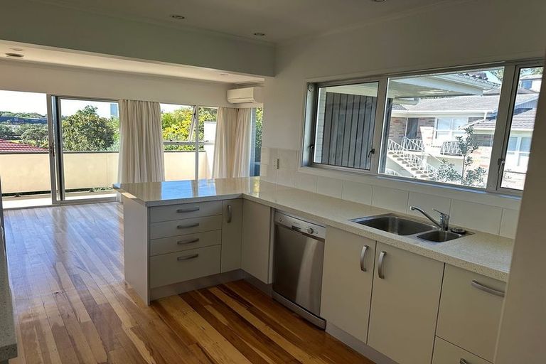 Photo of property in 12a Westwell Road, Belmont, Auckland, 0622