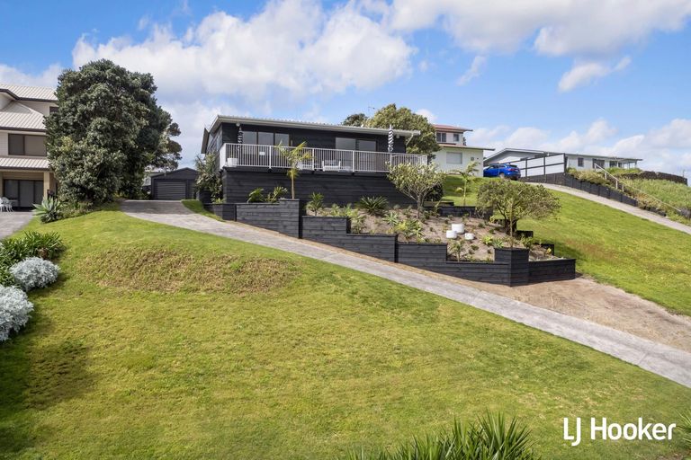 Photo of property in 39 Hanlen Avenue, Waihi Beach, 3611