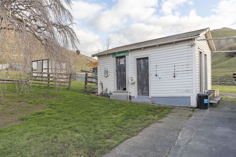 Photo of property in 7975 State Highway 1, Taihape, 4793