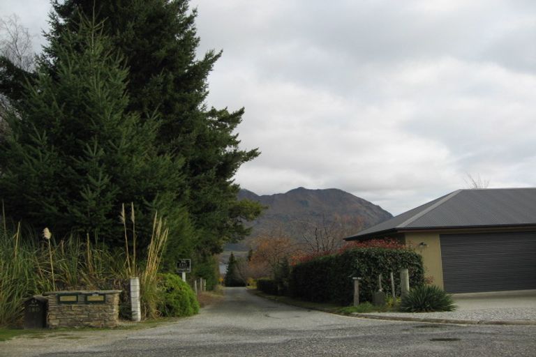 Photo of property in 192 Beacon Point Road, Wanaka, 9305