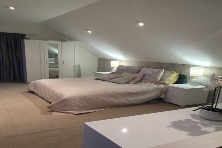 Photo of property in 2/479 Beach Road, Murrays Bay, Auckland, 0630