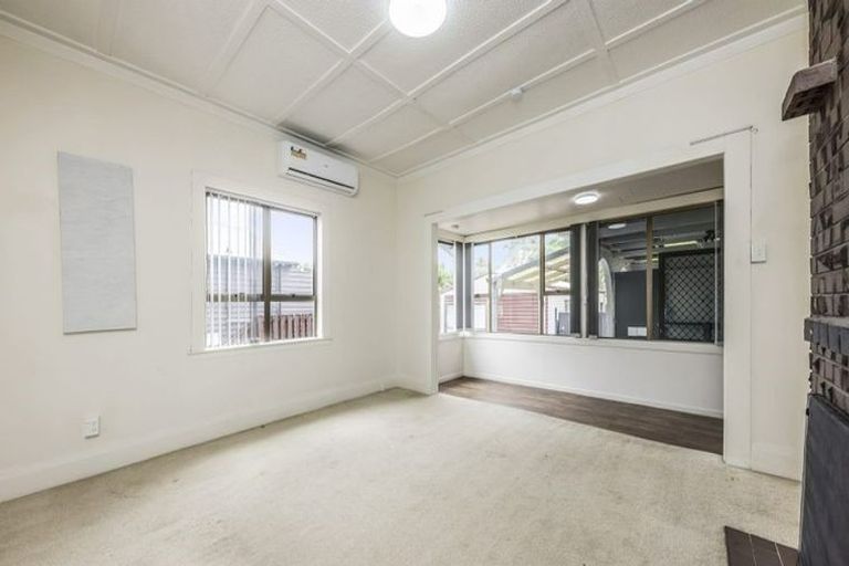 Photo of property in 8 Rosella Road, Mangere East, Auckland, 2024