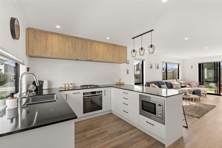 Photo of property in 1 Bonneval Lane, Wallaceville, Upper Hutt, 5018