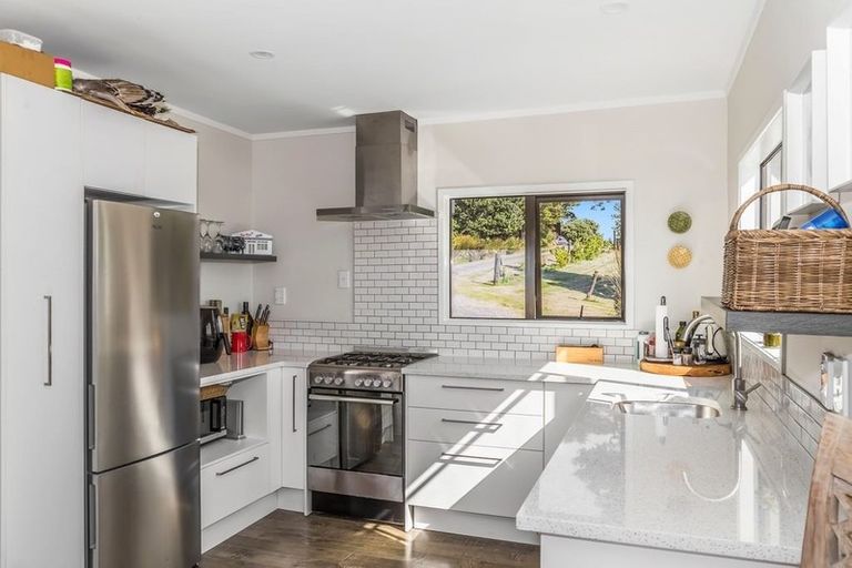 Photo of property in 24 Shegadeen Road, Wharehine, Wellsford, 0973