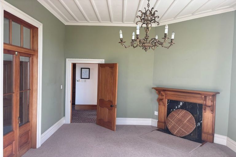Photo of property in 12 Fairview Crescent, Kelburn, Wellington, 6012