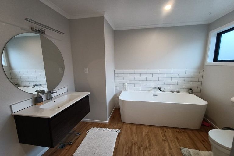 Photo of property in 72 Mawai Hakona Drive, Wallaceville, Upper Hutt, 5018