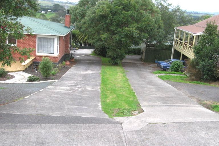 Photo of property in 1/452 Don Buck Road, Massey, Auckland, 0614