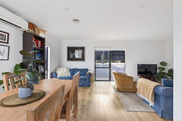 Photo of property in 1/13 Matipo Road, Te Atatu Peninsula, Auckland, 0610