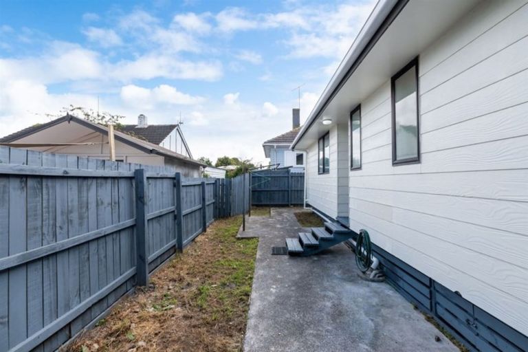 Photo of property in 2/13 Jutland Road, Manurewa, Auckland, 2102