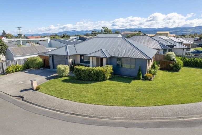 Photo of property in 3 Hereford Drive, Carterton, 5713