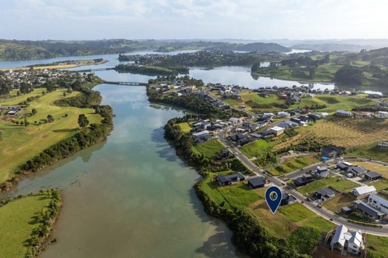 Photo of property in 70 Omahina Street, Raglan, 3225