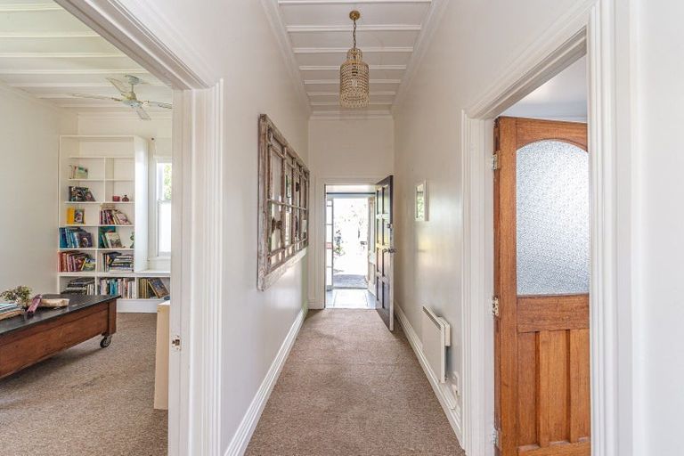 Photo of property in 26 Hussey Street, Waverley, 4510