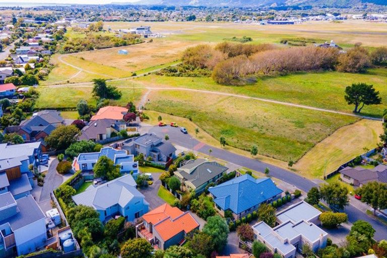 Photo of property in 11 Avion Terrace, Raumati Beach, Paraparaumu, 5032