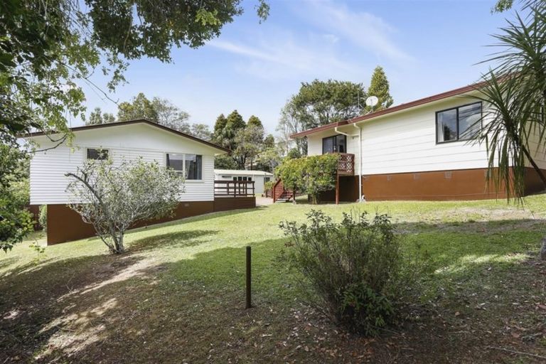 Photo of property in 29 Cron Avenue, Te Atatu South, Auckland, 0610