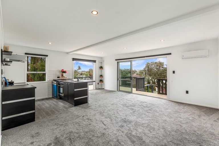 Photo of property in 52 Bay Street, Red Beach, 0932