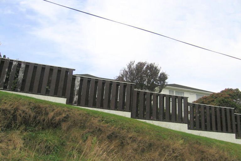 Photo of property in 18 Cecil Road, Tawa, Wellington, 5028