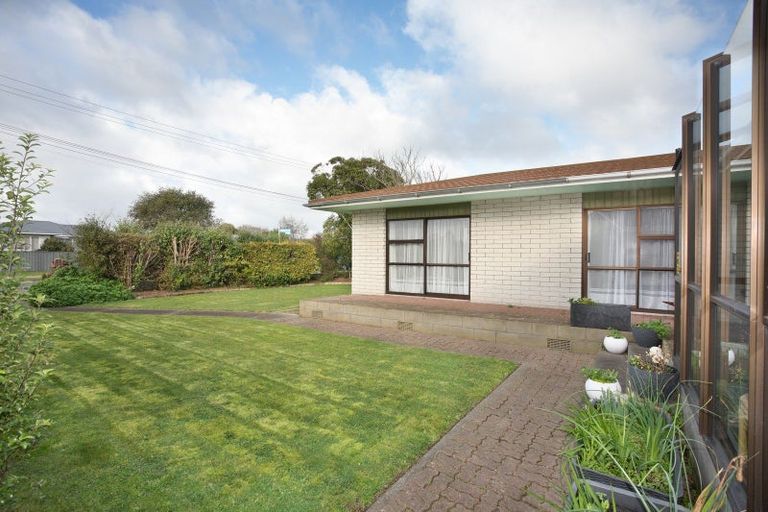 Photo of property in 2 Walker Crescent, Bulls, 4818