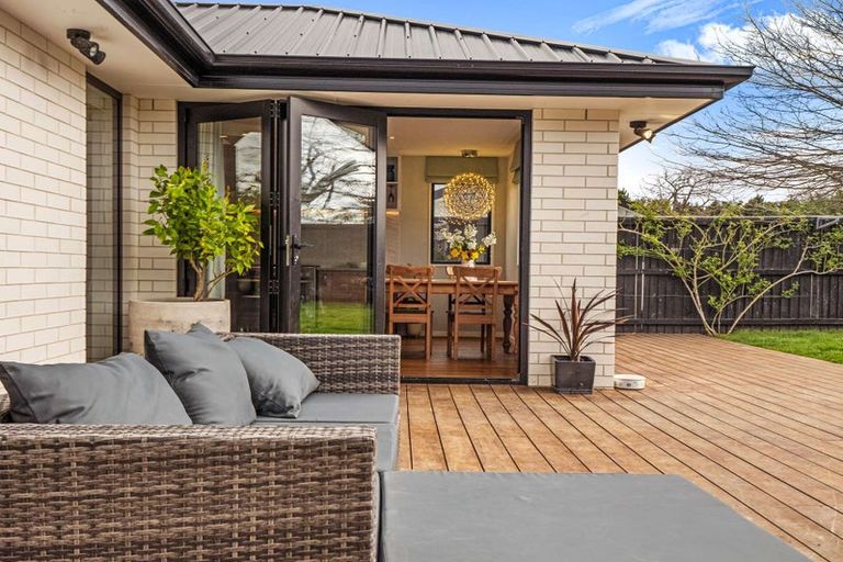 Photo of property in 33 Tara Crescent, Woodend, 7610