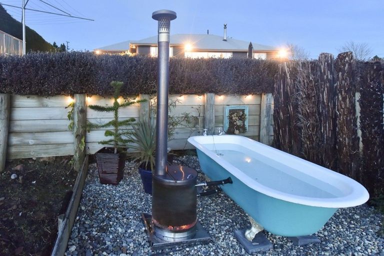 Photo of property in 82 Wentworth Street, East Gore, Gore, 9710