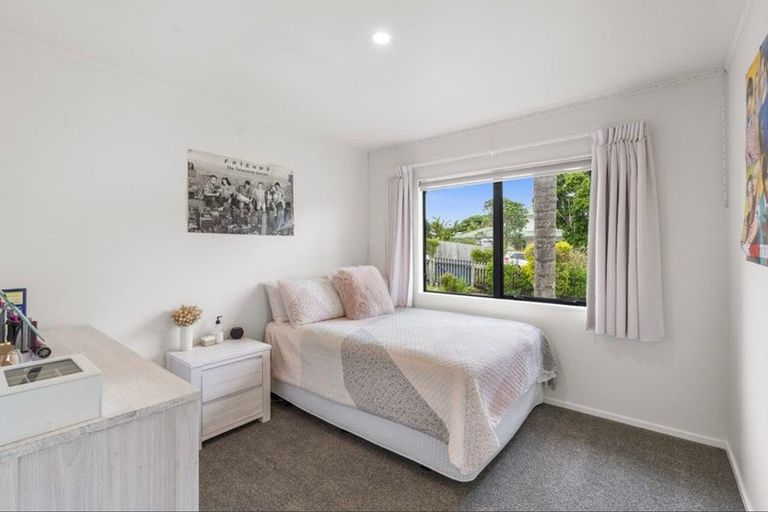 Photo of property in 1/6 Knott Road, Stanmore Bay, Whangaparaoa, 0932