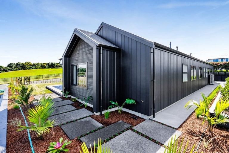 Photo of property in 80 Parklands Avenue, Bell Block, New Plymouth, 4312