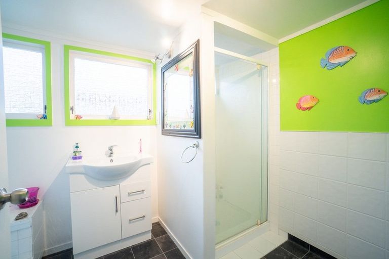 Photo of property in 111 Benmore Avenue, Cloverlea, Palmerston North, 4412