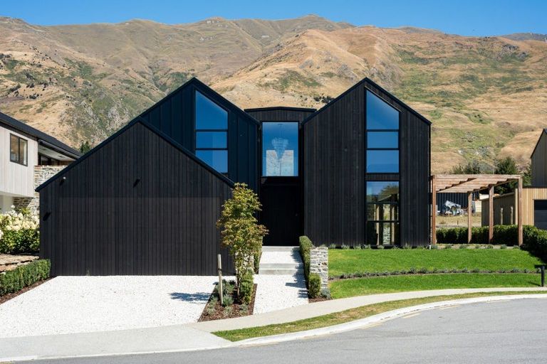 Photo of property in 13 Theodore Court, Wanaka, 9305