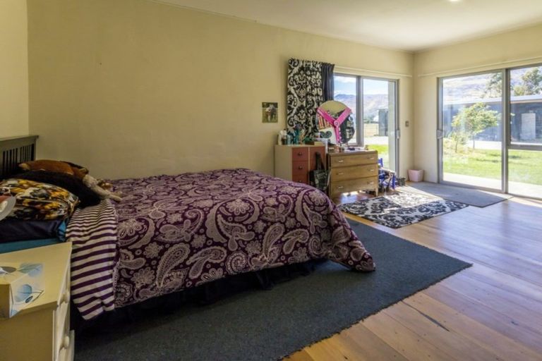 Photo of property in 29 Paterson Drive, Hawea Flat, Wanaka, 9382