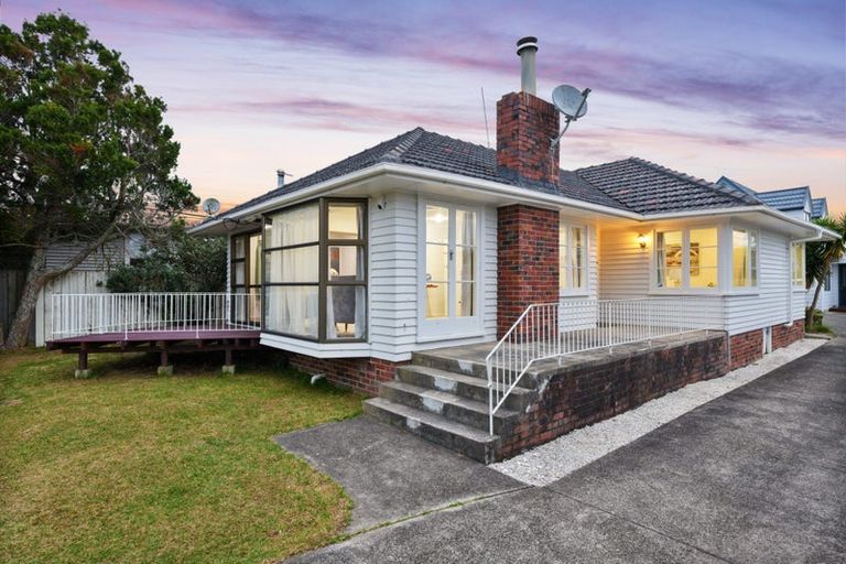 Photo of property in 22 Chilcott Road, Henderson, Auckland, 0612