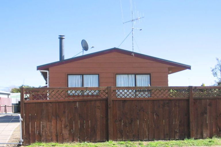 Photo of property in 18 Thomas Place, Foxton Beach, Foxton, 4815