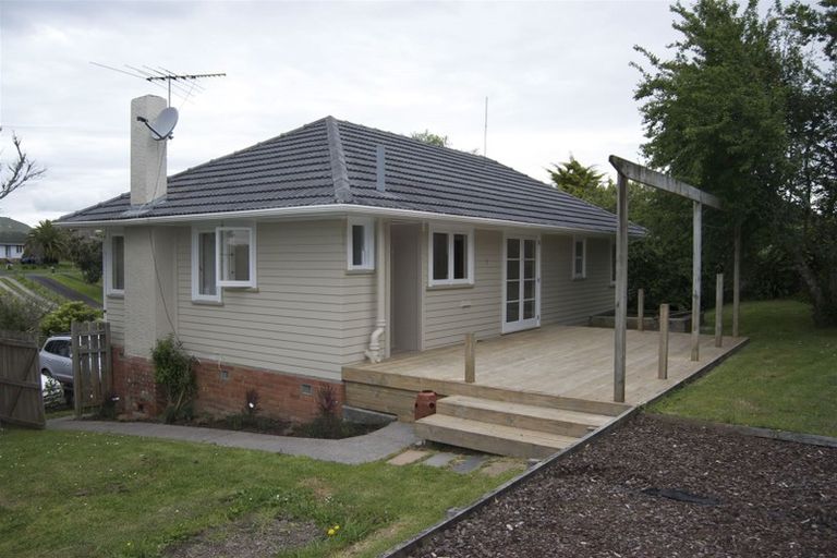 Photo of property in 74 Kervil Avenue, Te Atatu Peninsula, Auckland, 0610