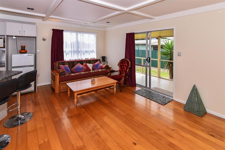 Photo of property in 30 Cordyline Road, Port Waikato, Tuakau, 2695