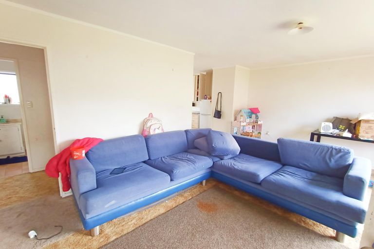 Photo of property in 2/12 Gifford Road, Papatoetoe, Auckland, 2025