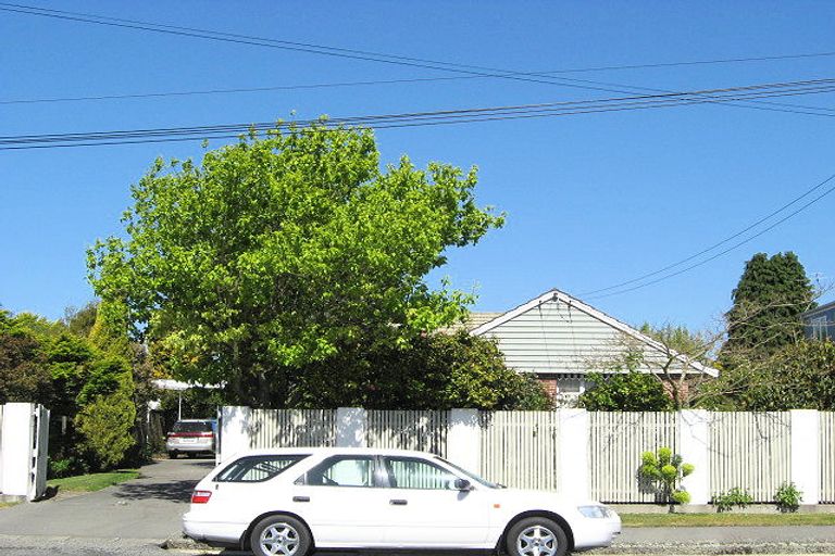 Photo of property in 16 Gleneagles Terrace, Ilam, Christchurch, 8053